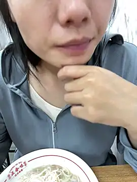 Snapshot of Bella0815 chatting on December 7, 2024, 12:56 pm Bella0815 online show from December 7, 2024, 12:56 pm