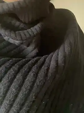 Snapshot of Bella0815 chatting on December 15, 2024, 7:13 am Bella0815 online show from December 15, 2024, 7:13 am