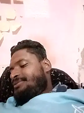 Snapshot of desicockblack chatting on December 3, 2024, 1:32 pm desicockblack online show from December 3, 2024, 1:32 pm