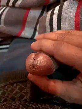 Snapshot of desicockblack chatting on December 30, 2024, 2:40 pm desicockblack online show from December 30, 2024, 2:40 pm