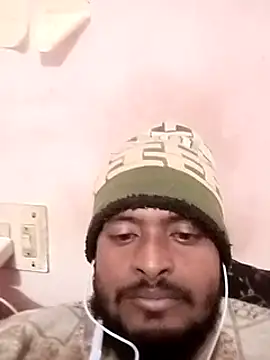 Snapshot of desicockblack chatting on January 24, 2025, 5:53 pm desicockblack online show from January 24, 2025, 5:53 pm