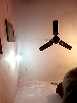 Snapshot of desicockblack chatting on January 26, 2025, 3:47 pm desicockblack online show from January 26, 2025, 3:47 pm