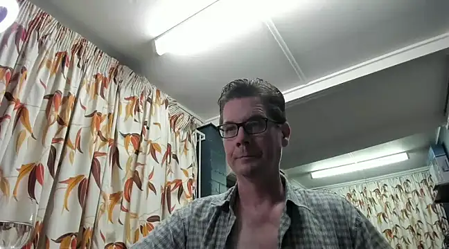 Snapshot of tilobinder chatting on December 8, 2024, 11:46 am tilobinder online show from December 8, 2024, 11:46 am