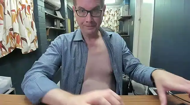 Snapshot of tilobinder chatting on December 28, 2024, 3:26 pm tilobinder online show from December 28, 2024, 3:26 pm