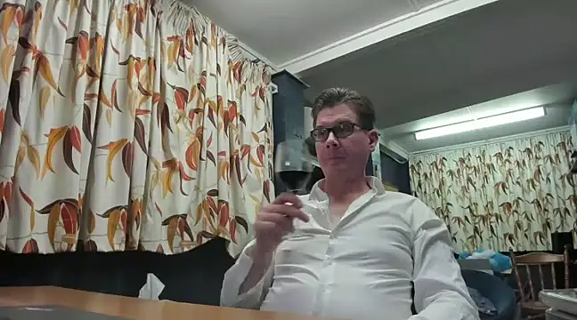 Snapshot of tilobinder chatting on January 17, 2025, 2:50 pm tilobinder online show from January 17, 2025, 2:50 pm