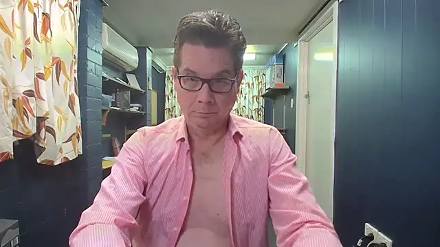 tilobinder online show from November 8, 2025, 3:12 pm