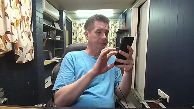 tilobinder online show from December 1, 2025, 1:38 pm