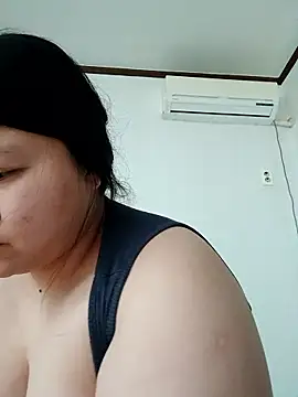 hello098712 online show from November 14, 2025, 9:19 am