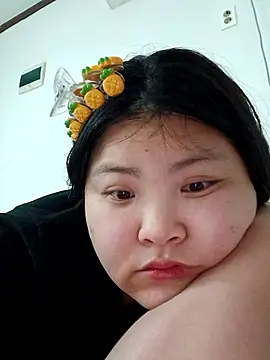 hello098712 online show from February 12, 2026, 9:37 am