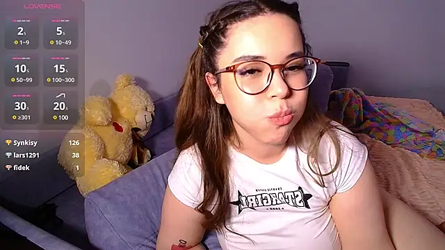 Snapshot of CutiePie3 chatting on January 25, 2025, 12:48 am CutiePie3 online show from January 25, 2025, 12:48 am