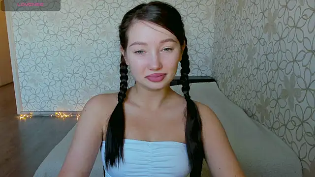 Lissa Cristal online show from May 19, 2026, 12:11 pm