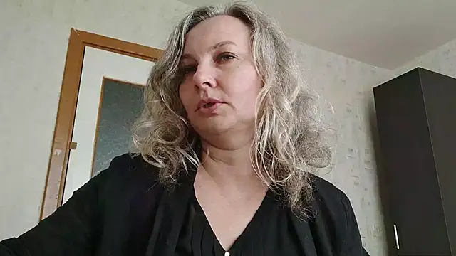 Snapshot of EdithManning chatting on May 11, 2026, 2:45 pm EdithManning online show from May 11, 2026, 2:45 pm