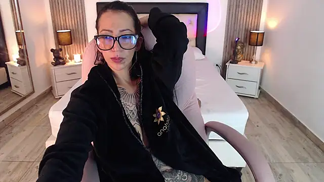 Sam mansson66 online show from February 17, 2025, 6:37 pm