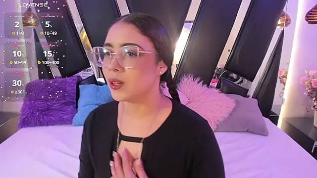 antonelllepiercee online show from October 2, 2025, 11:39 am