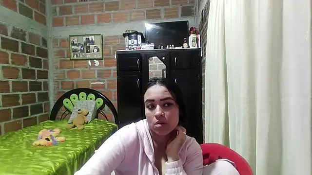 samanthaPuxy online show from December 22, 2025, 6:32 am