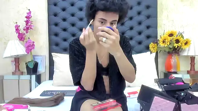 NahomiWhitel online show from September 26, 2025, 3:27 pm