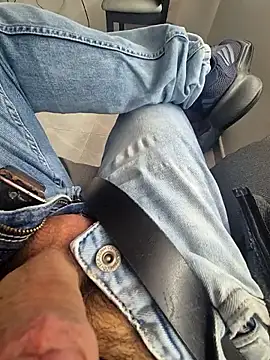 dragon1006 online show from October 26, 2025, 4:24 pm