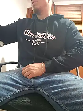 dragon1006 online show from February 8, 2026, 8:34 pm