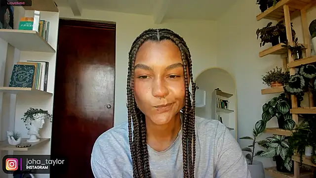 Snapshot of Johaphyton chatting on January 8, 2025, 9:34 pm Johaphyton online show from January 8, 2025, 9:34 pm