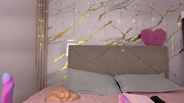 Snapshot of agatha_97_ chatting on February 19, 2026, 3:35 am agatha 97 online show from February 19, 2026, 3:35 am