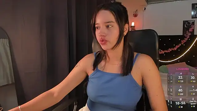 emilyrouxe online show from February 9, 2025, 4:07 pm