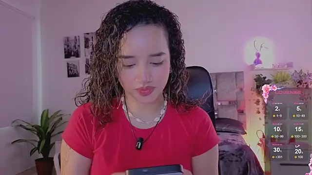 emilyrouxe online show from July 21, 2026, 3:47 pm
