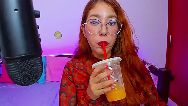  Moon Johnson online show from September 14, 2025, 2:33 am