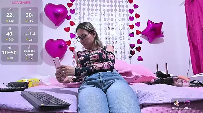 Snapshot of Melinaa-sex chatting on February 13, 2025, 7:10 pm Melinaa-sex online show from February 13, 2025, 7:10 pm