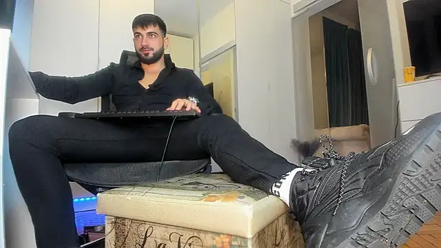 welcometo hell online show from October 5, 2025, 10:57 am