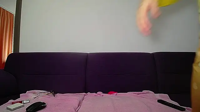 Julianna68 online show from November 28, 2025, 1:14 pm