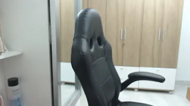 Snapshot of RoxanaLove9 chatting on March 22, 2025, 11:20 pm RoxanaLove9 online show from March 22, 2025, 11:20 pm