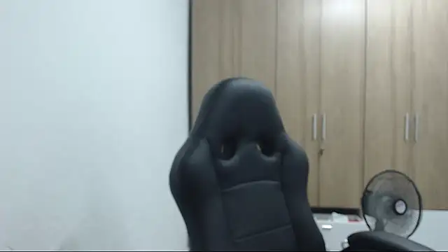 Snapshot of RoxanaLove9 chatting on September 24, 2025, 11:52 pm RoxanaLove9 online show from September 24, 2025, 11:52 pm