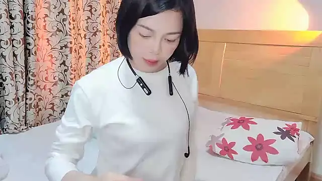 Linda-LL online show from February 28, 2025, 11:47 am