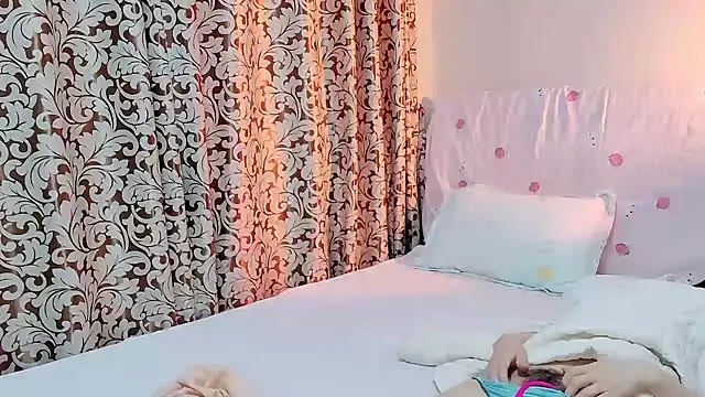 Linda-LL online show from March 3, 2025, 5:42 am