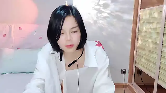 Linda-LL online show from March 17, 2025, 2:56 pm