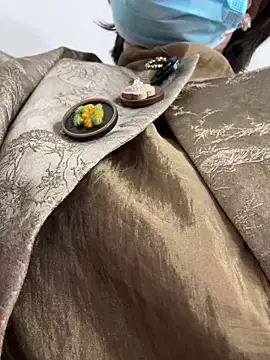 Linda-LL online show from April 1, 2026, 1:52 pm