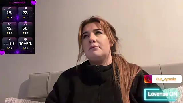 Curvy Rosie99 online show from February 3, 2026, 6:46 pm