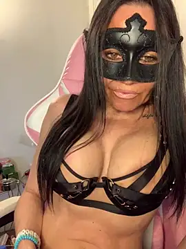 vicvictoriax online show from March 3, 2025, 9:15 pm