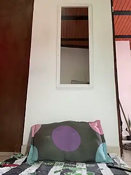 paisitahot1975 online show from February 22, 2026, 3:54 pm