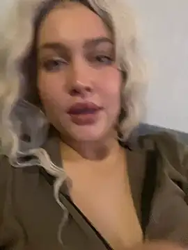 KikiWatson online show from January 18, 2025, 11:11 am