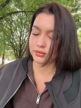 KikiWatson online show from September 20, 2025, 6:14 am