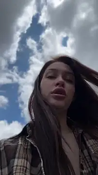 KikiWatson online show from May 17, 2026, 9:38 am