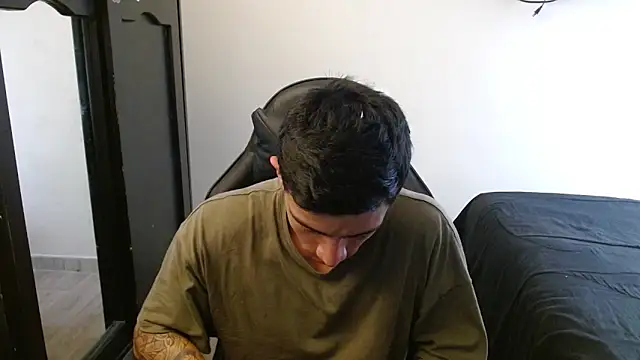 kv   xxx  online show from October 26, 2025, 4:46 pm