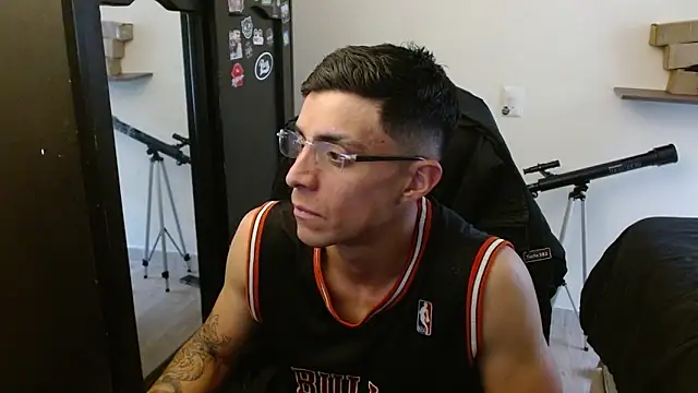 kv   xxx  online show from April 11, 2026, 7:51 pm