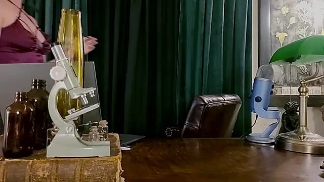 vesperjadex online show from February 10, 2025, 2:52 am