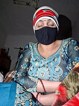 Snapshot of menakshiiikaur chatting on February 6, 2026, 5:49 pm menakshiiikaur online show from February 6, 2026, 5:49 pm