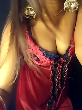 Esha Babyy online show from November 23, 2025, 2:06 pm