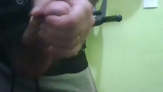 Snapshot of loganwolverine02 chatting on November 11, 2025, 1:00 pm loganwolverine02 online show from November 11, 2025, 1:00 pm