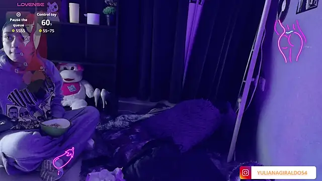 yulianademond66 online show from March 27, 2026, 3:45 pm