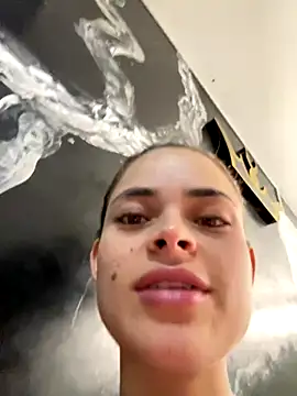 HannaRhodes online show from September 9, 2025, 2:38 pm